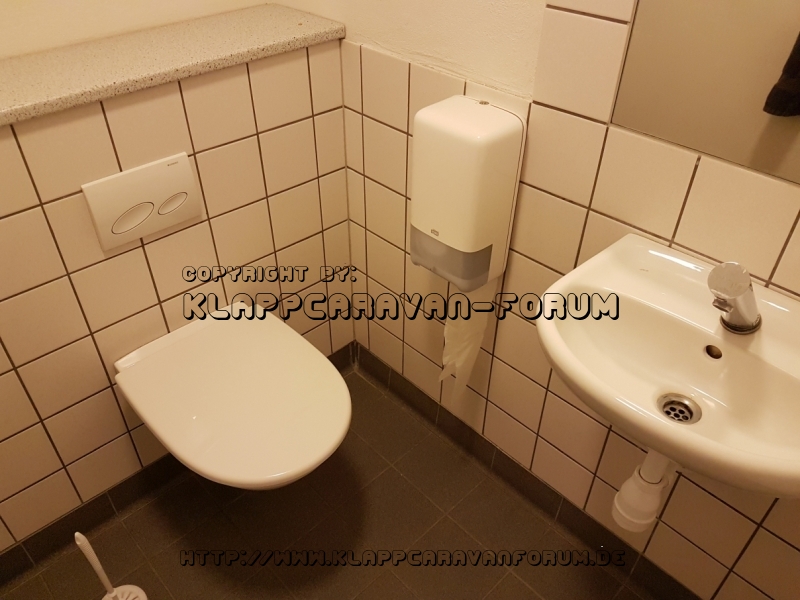 Broager WC und Handwaschbecken