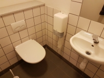 Broager WC und Handwaschbecken