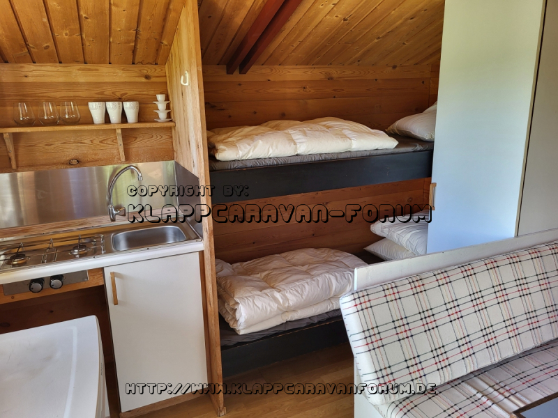 Hütte innen 2