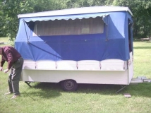Aufbau Casita - fertig mit großem Aufstellfenster