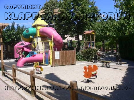CP Domaine-de-gil bei Ucel-Aubenas Kinderspielplatz