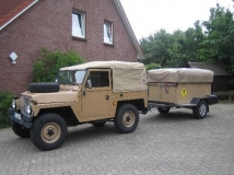 landy mit umgestylten hänger
